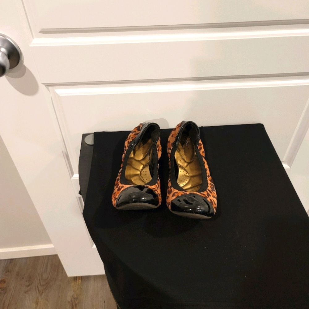 Womens flats